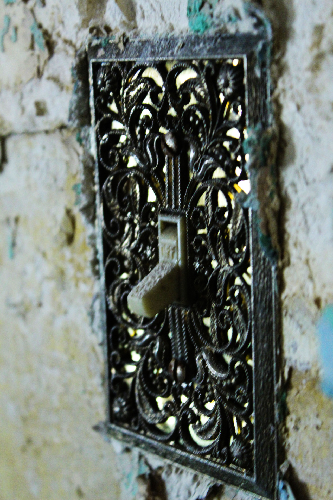 urbexmarylandplus:  Turn off the lights. Abandoned church. 