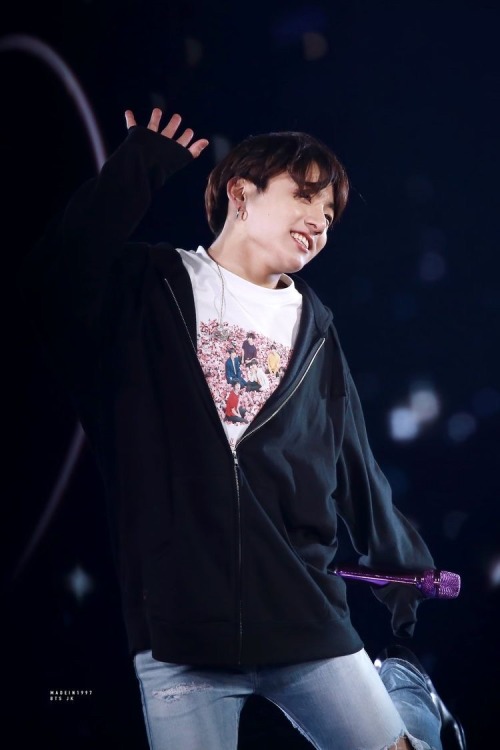Jungoo On Stage, But Its Peak Happiness Mode: A Thread. (1/n)