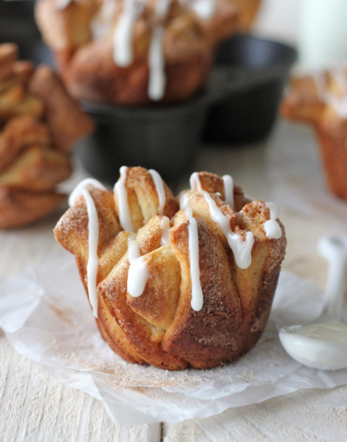 fullcravings:  Brown Butter Cinnamon Sugar Pull Apart Bread 