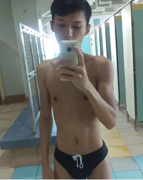 singgayboy:Zhuo Guo Bao, SG 