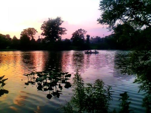 changingglater:  Photographs taken at a lake in Oaklyn, New Jersey.  Model: Chelsea Francis Rettberg (my sister)