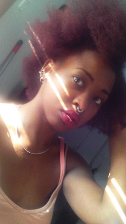 fawkyoueatme:  zephr0n:  fawkyoueatme:  I was rocking my super fro the other day   😍😍😍  😘😘😘
