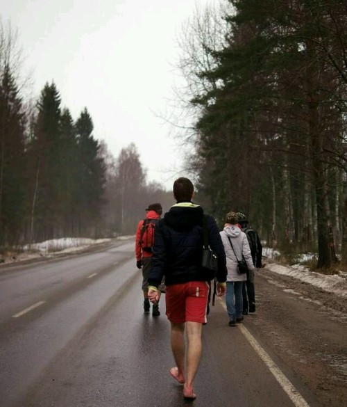 His heels &amp; feet look so hot and lovely and pink, in spite of the snow lying off the edge of