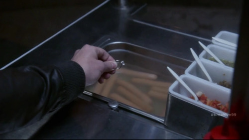 smolsamberg: what is brooklyn nine nine