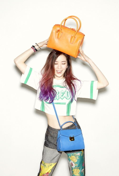 thenatureofsilentart:  Singles Korea April 2014