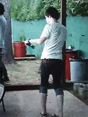mikeywyz:Brendon dancing during a M&G in 2008