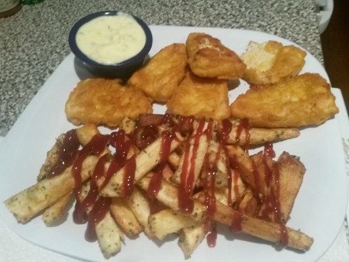 Fishless Fish n’ Yucca (Hot) Chips Gardein Fishless Filets w/ Vegan Tartar Sauce made from Veg