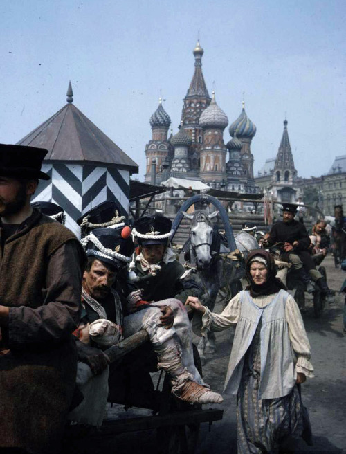 In Sergei Bondarchuk’s epic “War and Peace” (1967) thousands of people dressed in historical costume
