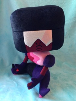 sowiddlefur:  Finished Garnet last night. I gave her a jointed head that can swivel. Just about ready to put a handful of these up in the webshop. Then it’s back to prepping for TFCon.