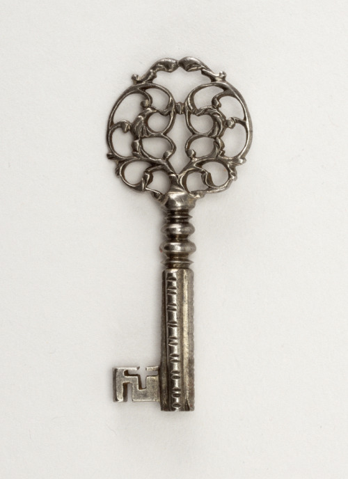 gammar0ck:  design-is-fine:  Keys, 17th-19th century. Collection Cooper Hewitt  Does someone have the one to my heart?  Gamma