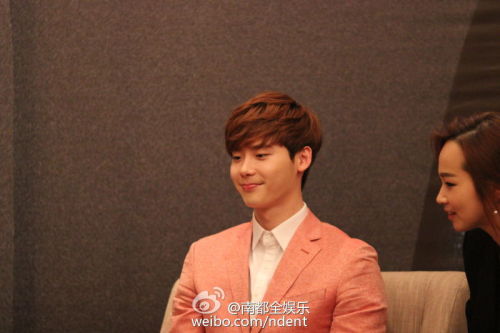 [Photo] 07/02/2015 Lee Jong Suk @ Guangzhou FM Press Conference Credit : ©南都全娱乐