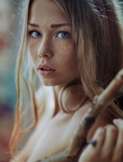 Myeyesarefull:  Kriss By Dmitry Borisov