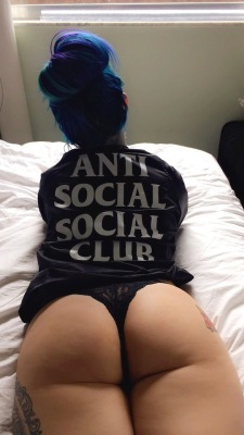 hallucin8:  Anti-social social club