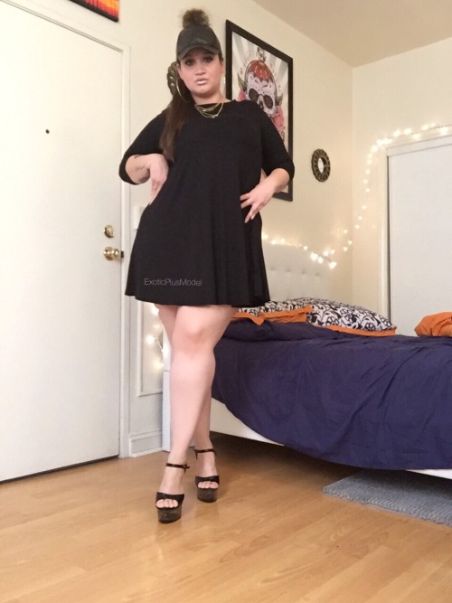 exoticplusmodel:  BBW legs and feet 😍👌🏼 yummmm www.iLoveExoticPlus.xxx Bookings: ExoticPlusBookings@gmail.com 🤑