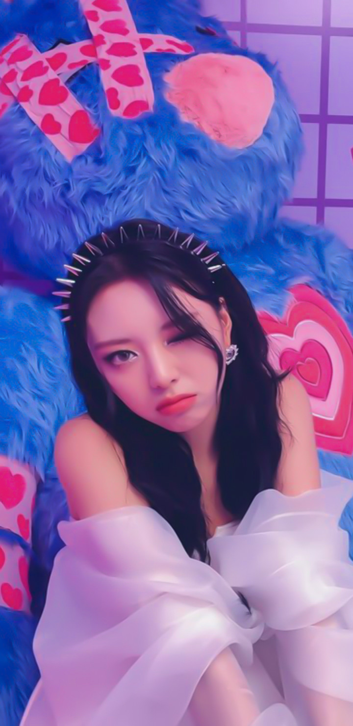 Yuna Lockscreens (itzy)