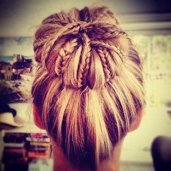 cinthiaguzman:  Jenifer Pinheiro on We Heart It - http://weheartit.com/entry/51654502/via/CINTHYAGUZMAN 