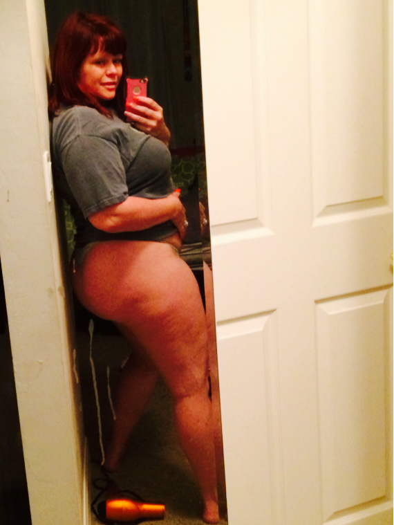 marcydiamond:Posing for y’all.  I look hi in first one lol but I don’t get hi