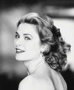 Sex gingerastaire:  Grace Kelly by Cecil Beaton pictures
