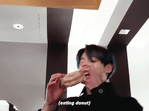 Jungoos Reaction After Tasting Lemon-flavoured Donut