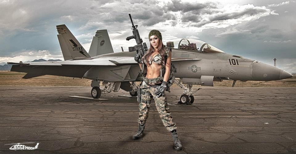 badass bitchiz w/ guns &amp; switchiz