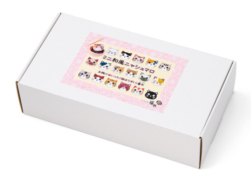 Felissimo‘s DIY Japanese monaka (red bean wafer sandwich) kit comes with adorable cat marshmallows!