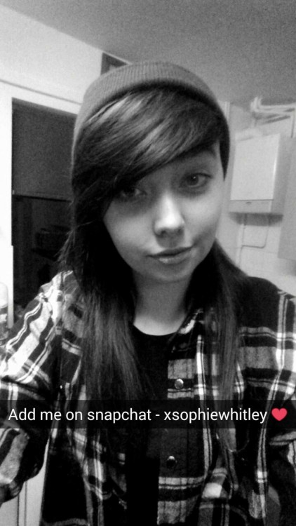 Bored guys so add my Snapchat will accept everyone&rsquo;s :* and hello to my new followers xxxx