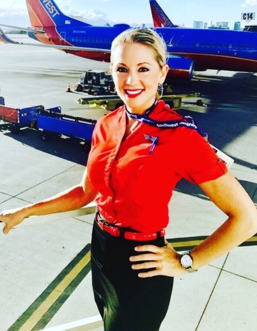 winged-perfection:  Angela - fit hosty from Southwest Airlines - those nylon legs tho