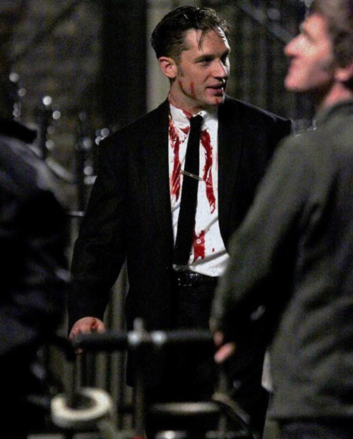 thcartierrug:Tom Hardy in the set of Legend (2015)