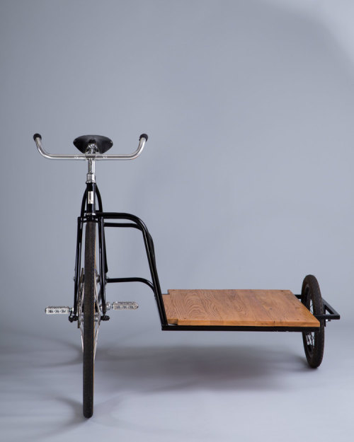 goodwoodwould: Good wood - loving the classic style and handy functionality of the ‘Sidecar’ single