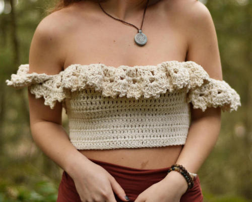 Crochet Crop top //CorinnesCrochetCo