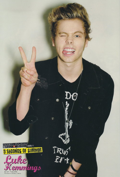 hotdamn5sos: INROCK Vol 371 (November 2014) [more scans/larger scans]