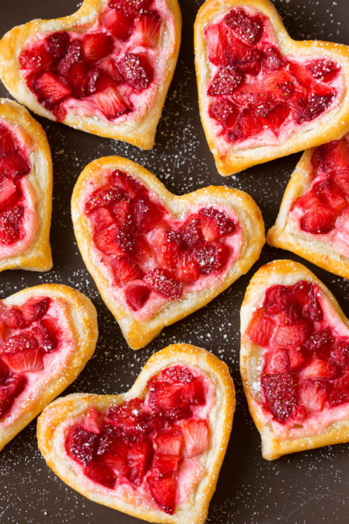 DIY Strawberry Cream Cheese Puff PastriesA simplified, perfectly tasty pastry recipe! Made with flak