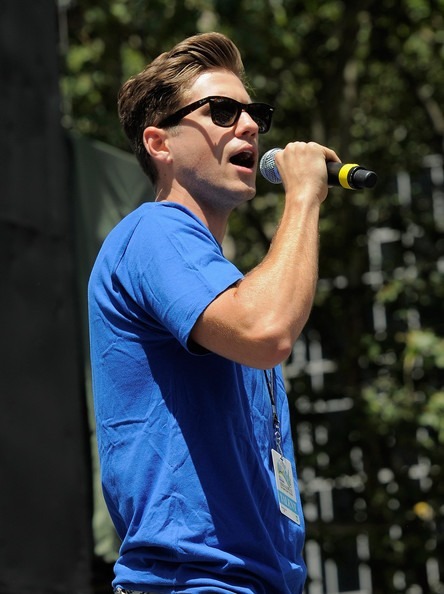 imgladtobeonyourteam: CMIYC Broadway in Bryant Park 2011 Source: zimbio.com