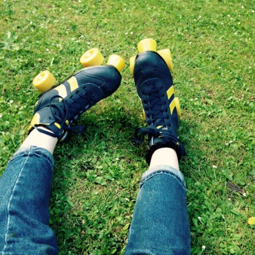 mustardskies: went for a lil evening rollerskate!