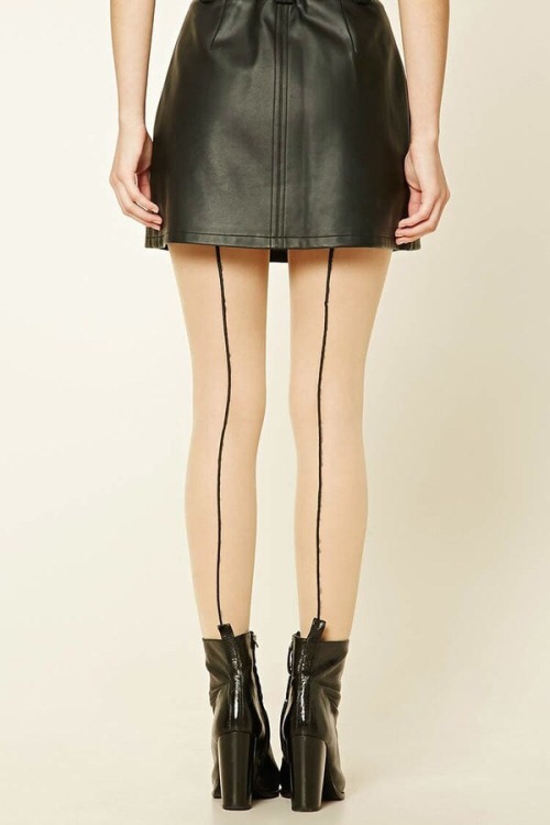 FOREVER 21 Ballet Slipper Tights - shopstyle.it/l/eWHx A pair of sheer tights featuring a bal
