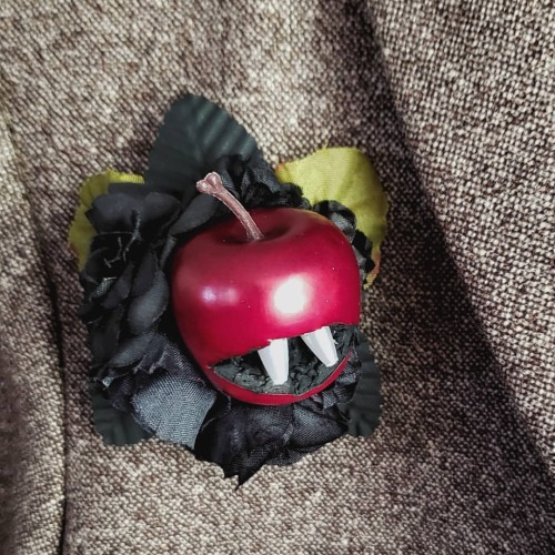 This apple bites back! The wicked Apple Corsage had been added to the Etsy shop (link in bio). . #eg