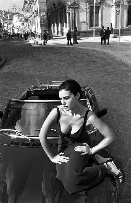 adreciclarte:  Monica Bellucci by Ferdinando Scianna
