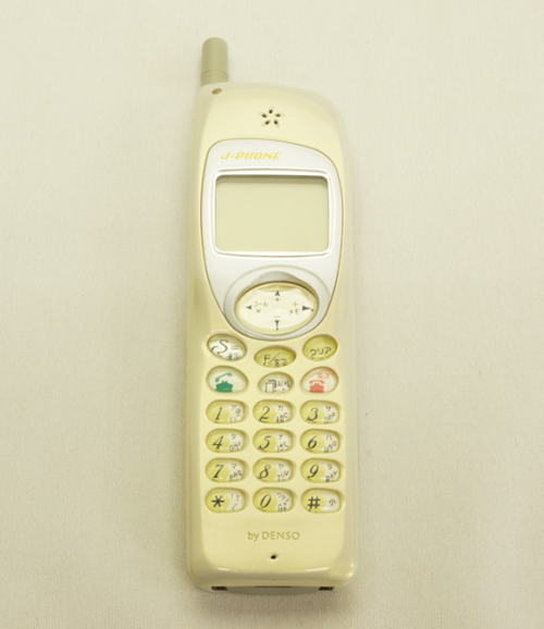 107steps: Japanese cell phones from the early 2000s (pt 2)