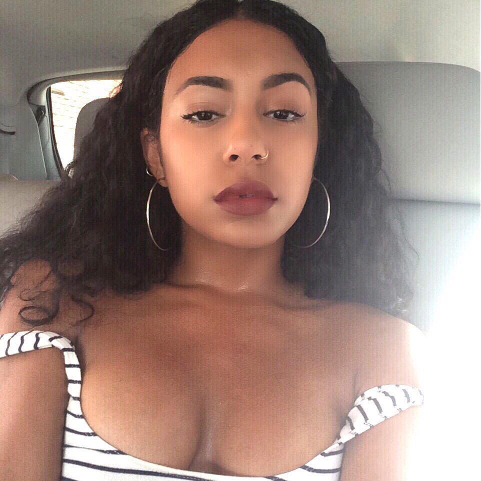 thefinestbeauties:  Tumblrette Shanice maltamorena.tumblr.com 