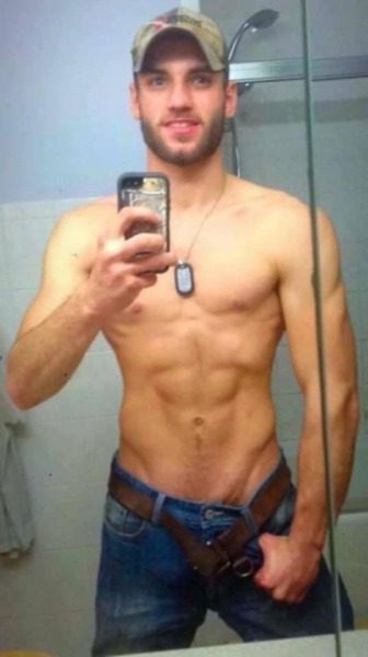 ajwillblowu:dissolving&ndash;time:¤BELT UNDONE I STARTED TO UNWRAP MY GIFT😋