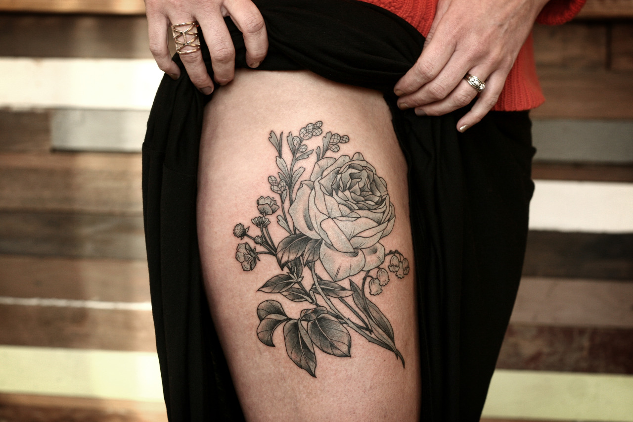 wonderlandtattoospdx:  kirstenmakestattoos:  Black and Payne’s gray floral bouquet