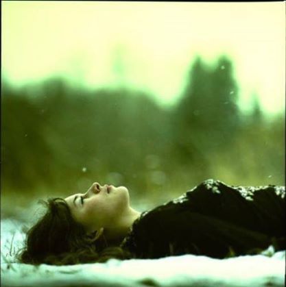 il-vaso-di-pandora-blog:  Amo questo cielo d’acciaio,  amo la durezza e la quiete della terra sotto il gelo. Charlotte Brontë, Jane Eyre 