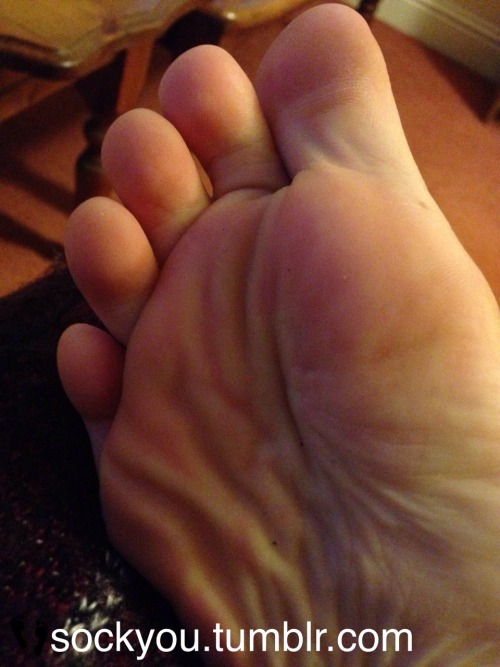 sockyou: My meaty smooth sole looks so cute all scrunched up against my leg. I think it needs a litt