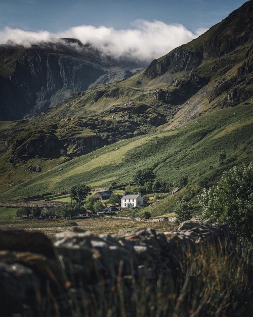 wanderthewood:Nant Ffrancon Pass, Snowdonia, Wales by digital_editz