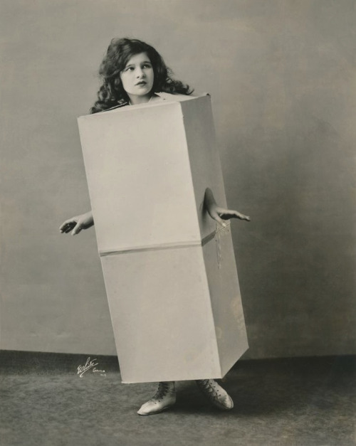 les-sources-du-nil:  White Studio Miriam Miller as “The Blue Law Girl” appearing in a sh