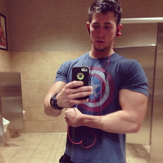 I had to. Just bc they had the sign on the wall not too. #shameless #flexfriday #xsmall