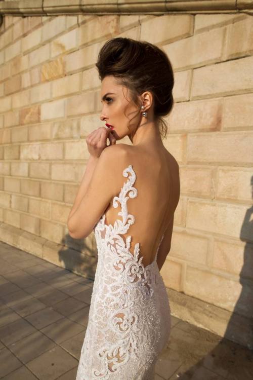 designerbridalroom: Dress of the Week - Dimitrius Dalia - A figure-hugging wedding dress with shimme