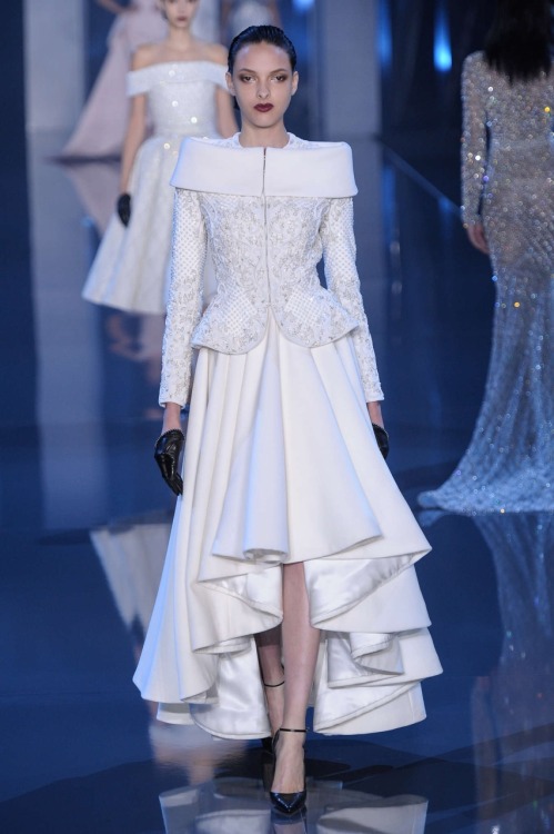 zealous4fashion:  Ralph & Russo Haute Couture Fall Winter 2014/15 Collection (1/3) Photosets: (2/3) (3/3)