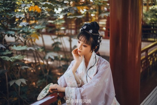 dressesofchina: Lin Daiyu cosplay