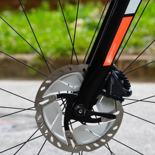 glorycycles:Perception change. At first road disc looked awkward. Right now we’re thinking it looks 
